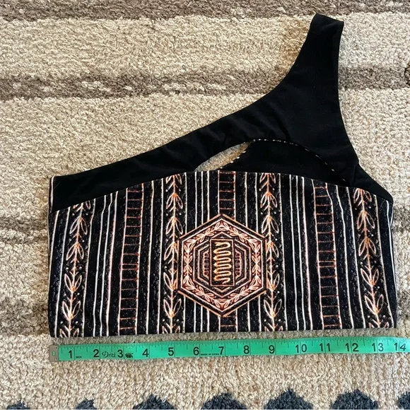 Wolven Women’s swim/workout top (reversible!) - Picture 5 of 5